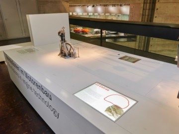  Wystawa w Muzeum Mercedesa – Kapelusz i inne dodatki